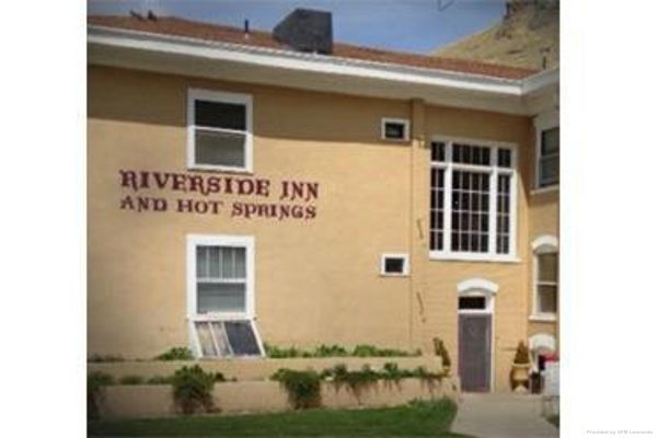 RIVERSIDE HOT SPRINGS INN (Lava Hot Springs)